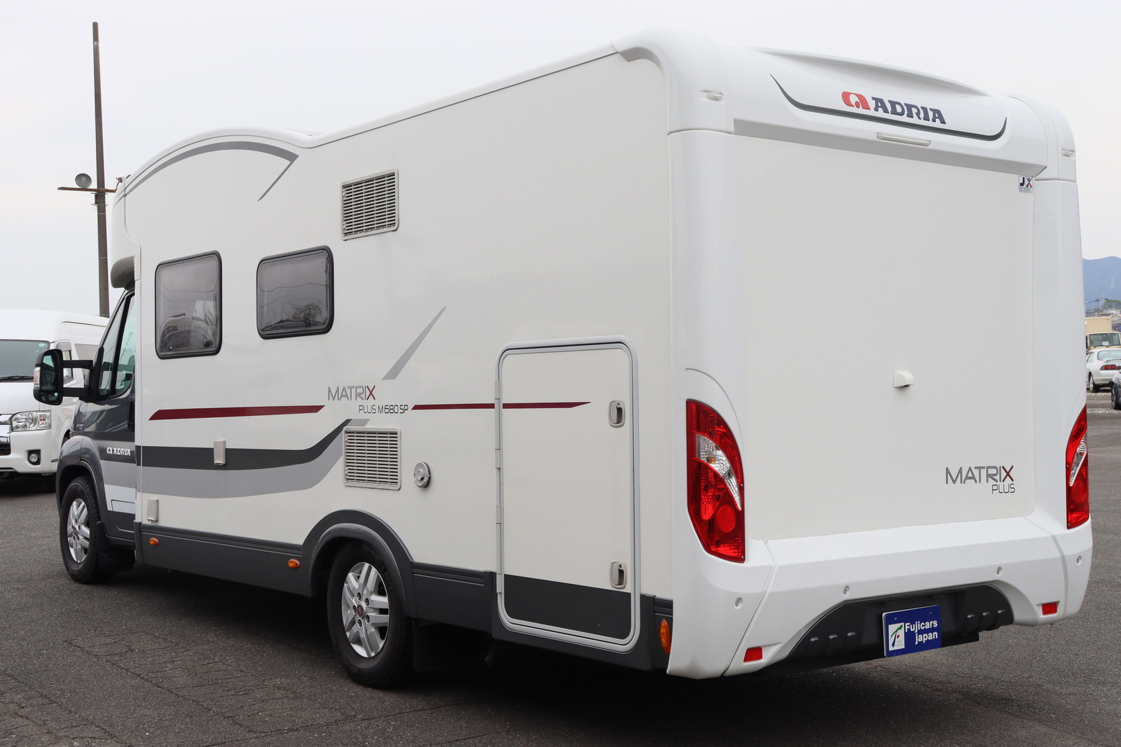 キャンピングカーキャブコン