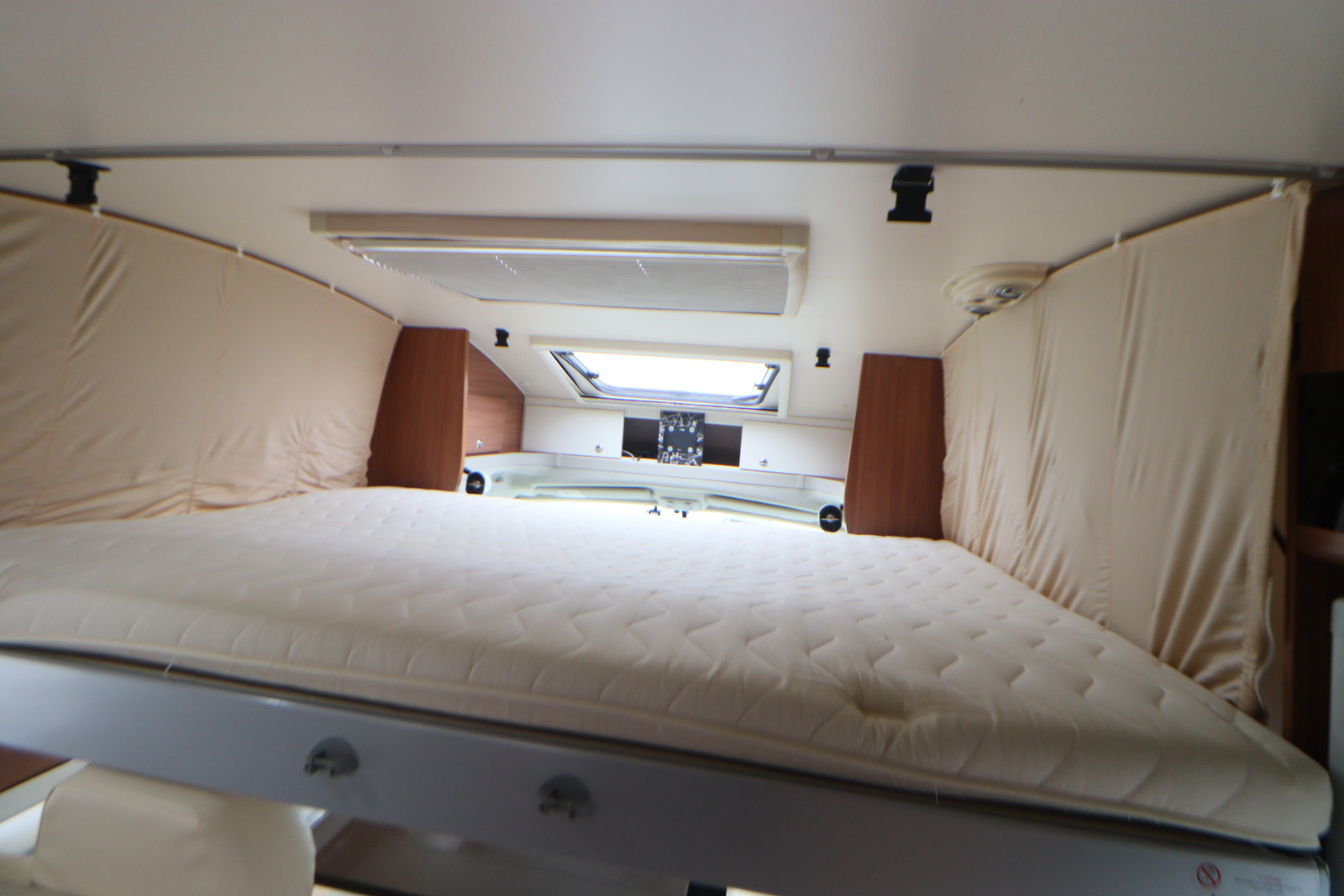 キャンピングカーキャブコン