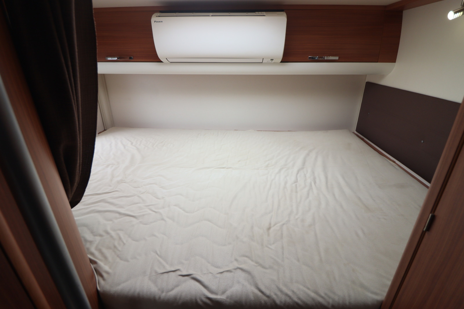 キャンピングカーキャブコン