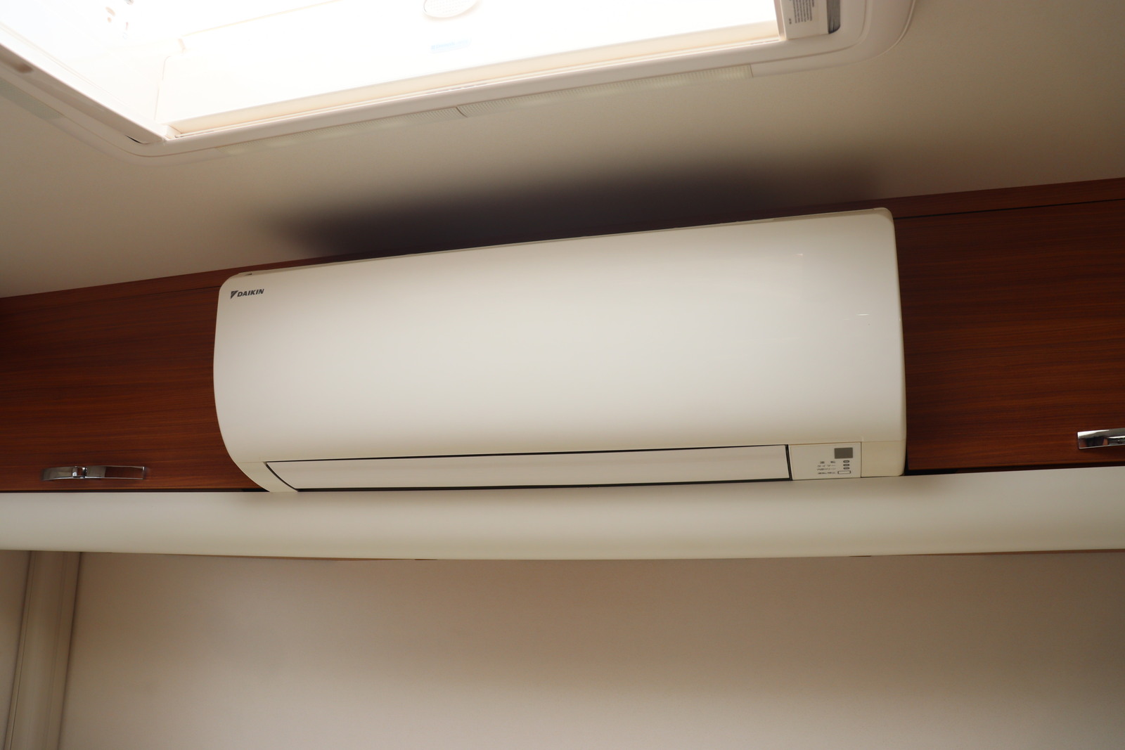 キャンピングカーキャブコン