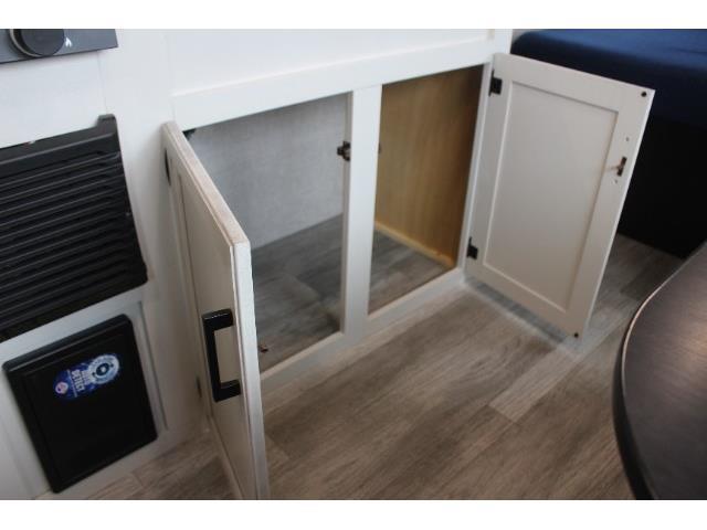 キャンピングカートレーラー