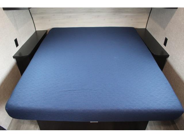 キャンピングカートレーラー