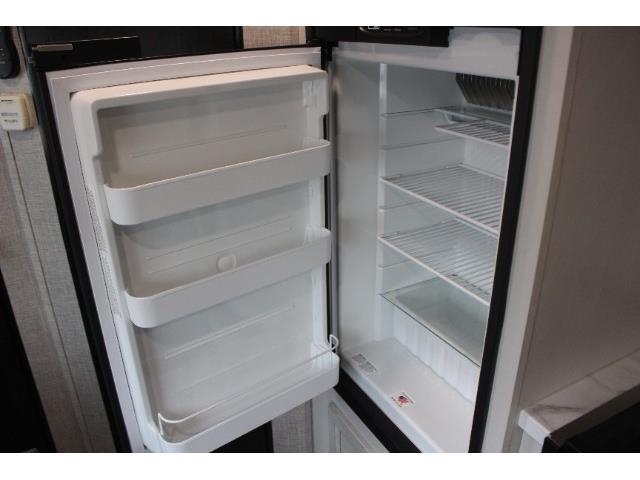 キャンピングカートレーラー