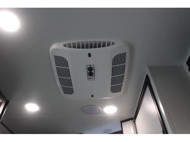 キャンピングカートレーラー