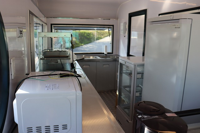 キャンピングカートレーラー