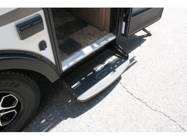 キャンピングカートレーラー