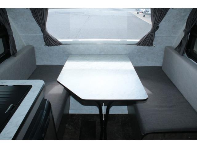 キャンピングカートレーラー