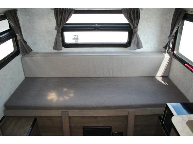 キャンピングカートレーラー