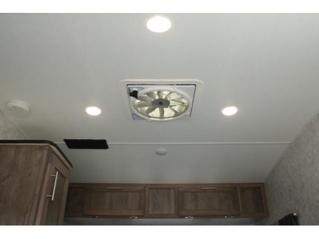 キャンピングカートレーラー