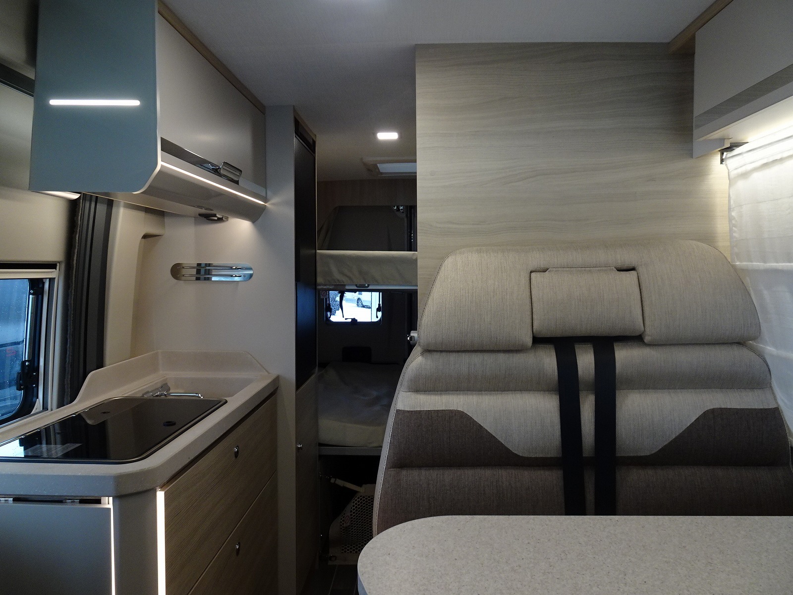 キャンピングカーバンコン