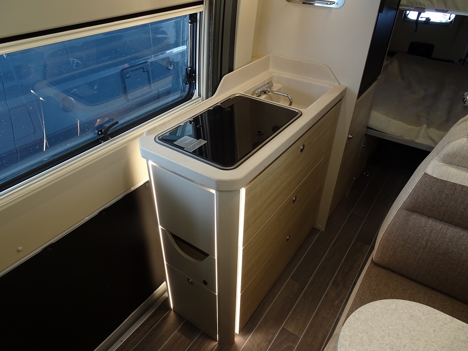 キャンピングカーバンコン