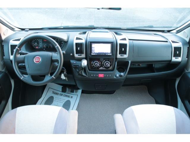 キャンピングカーキャブコン