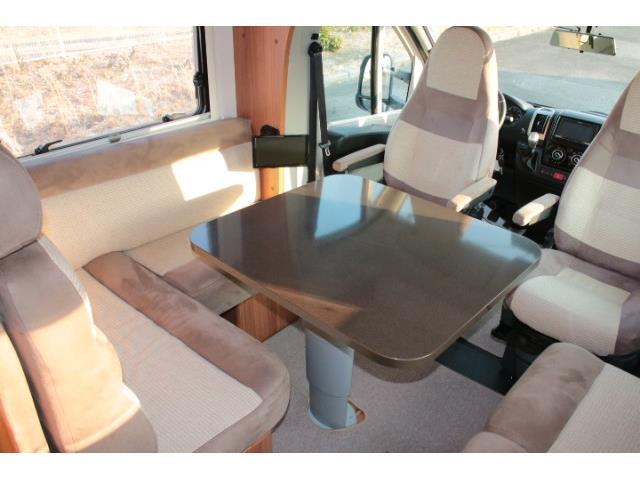 キャンピングカーキャブコン