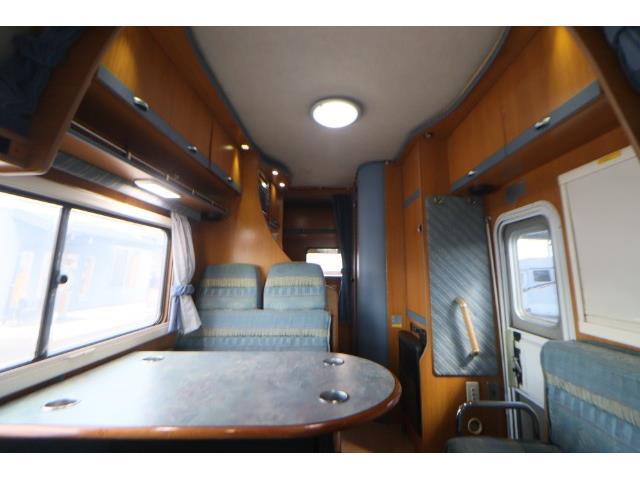 キャンピングカーキャブコン