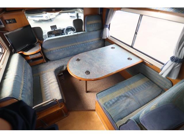 キャンピングカーキャブコン