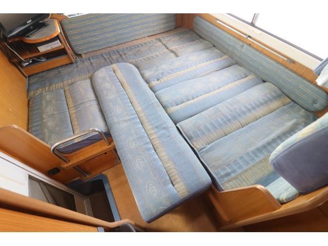 キャンピングカーキャブコン