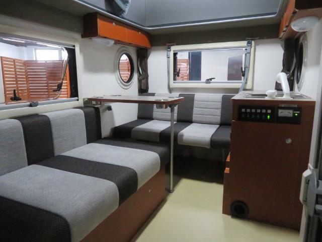 キャンピングカー軽キャンパー