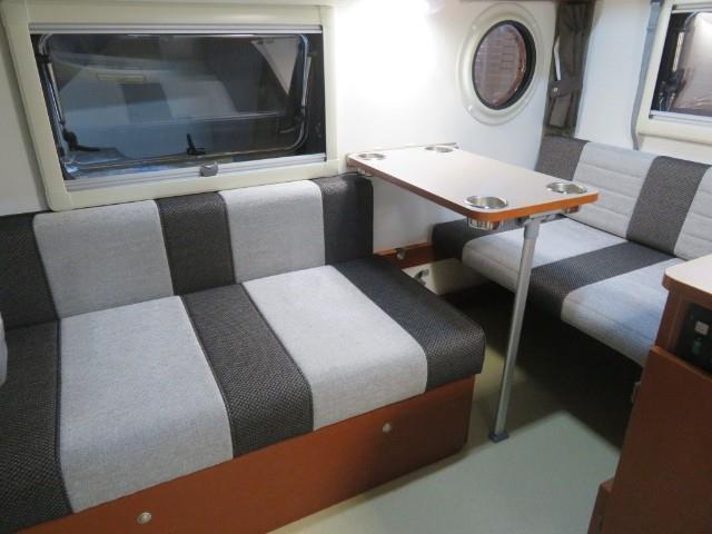 キャンピングカー軽キャンパー