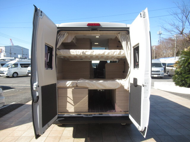 キャンピングカーバンコン