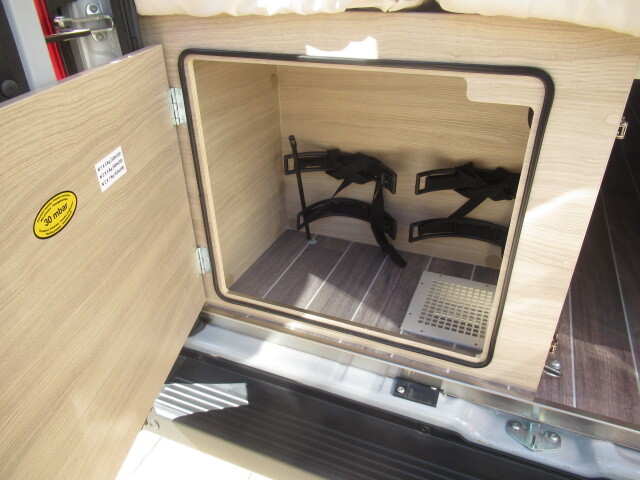 キャンピングカーバンコン