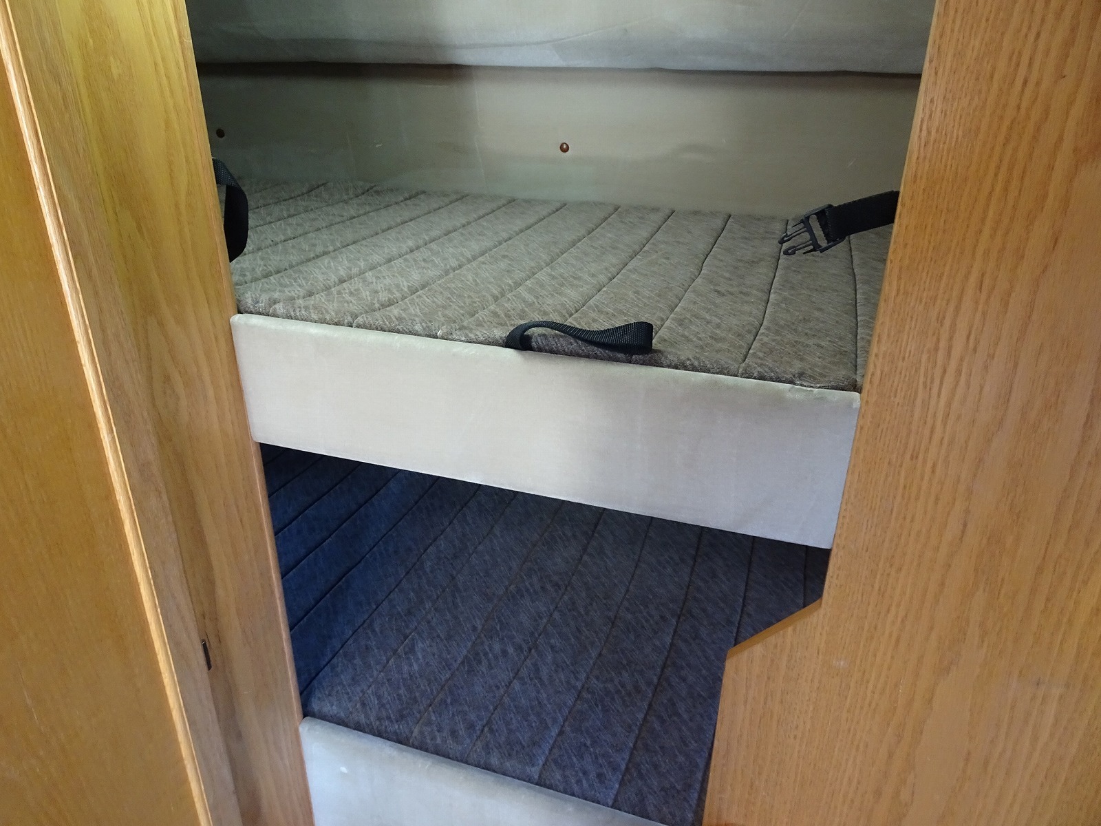 キャンピングカーバスコン