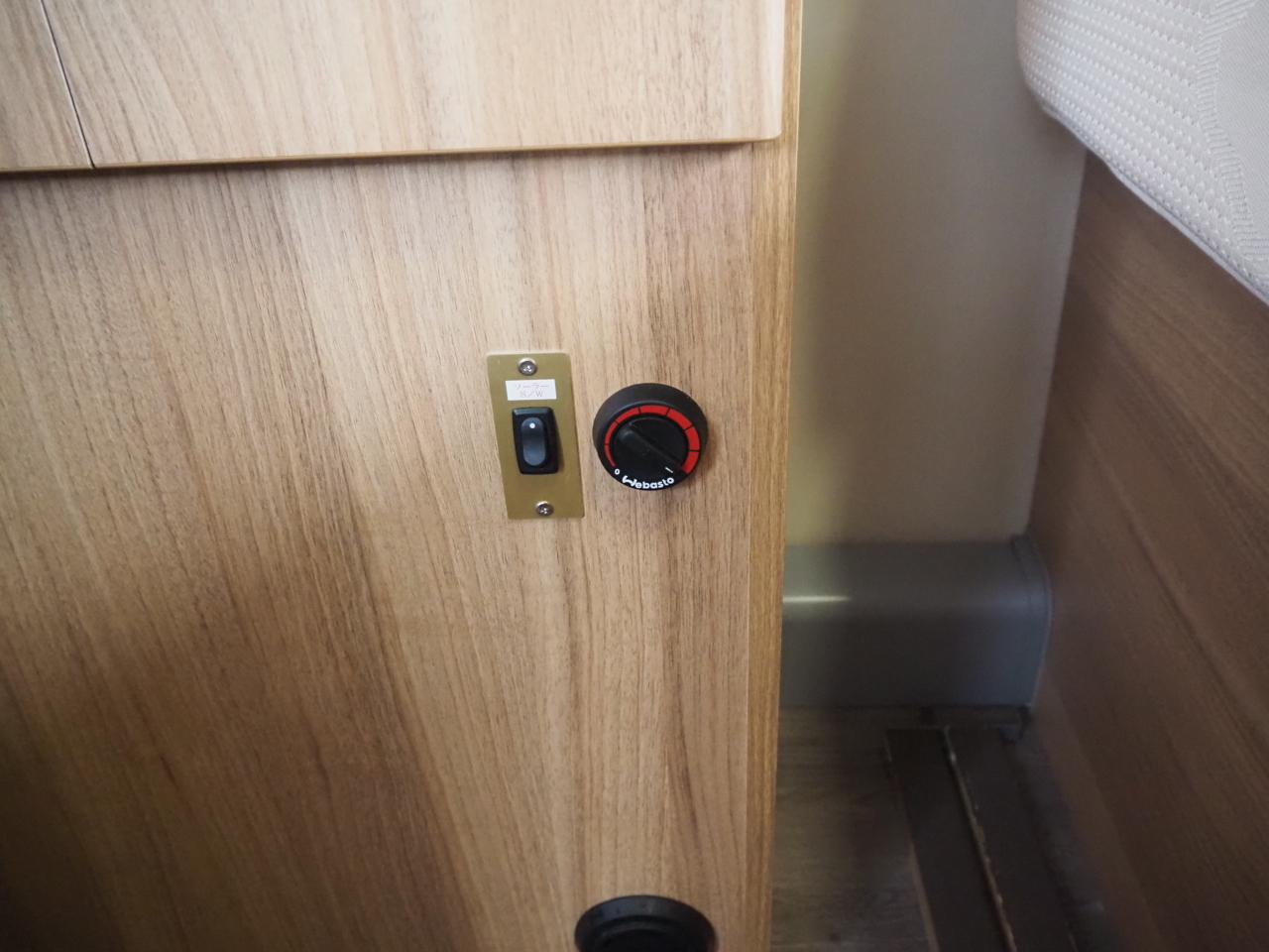 キャンピングカートレーラー