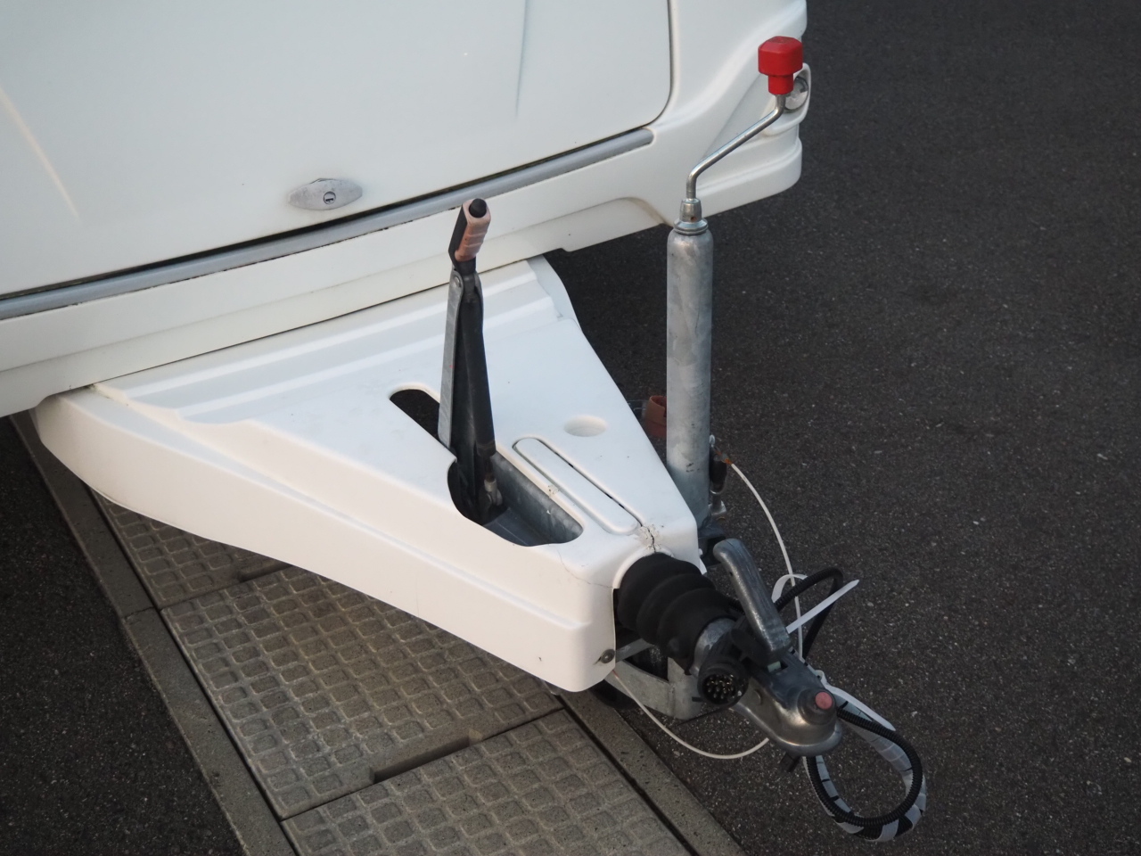 キャンピングカートレーラー