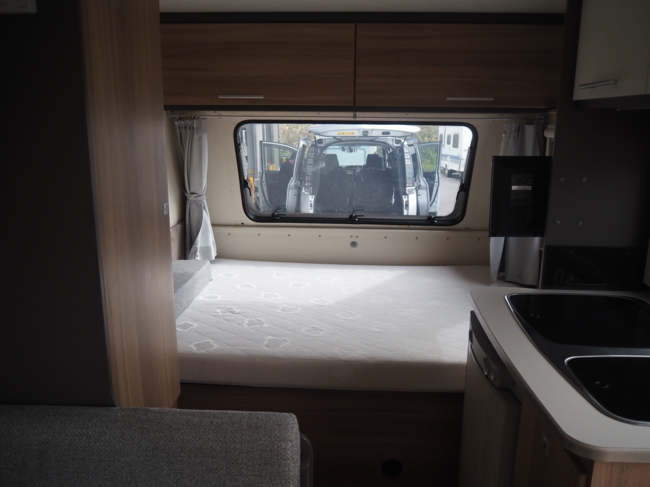 キャンピングカートレーラー