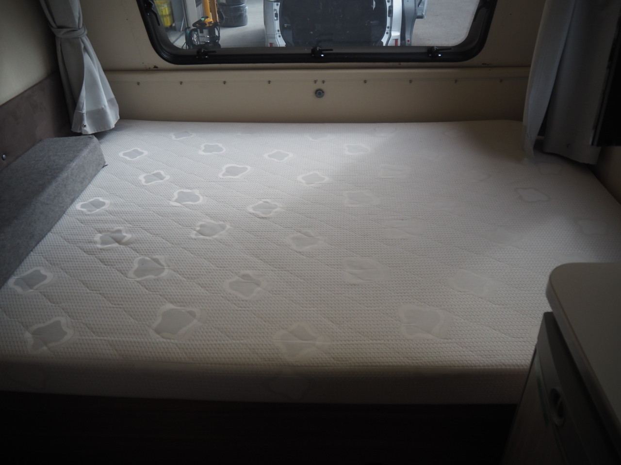 キャンピングカートレーラー