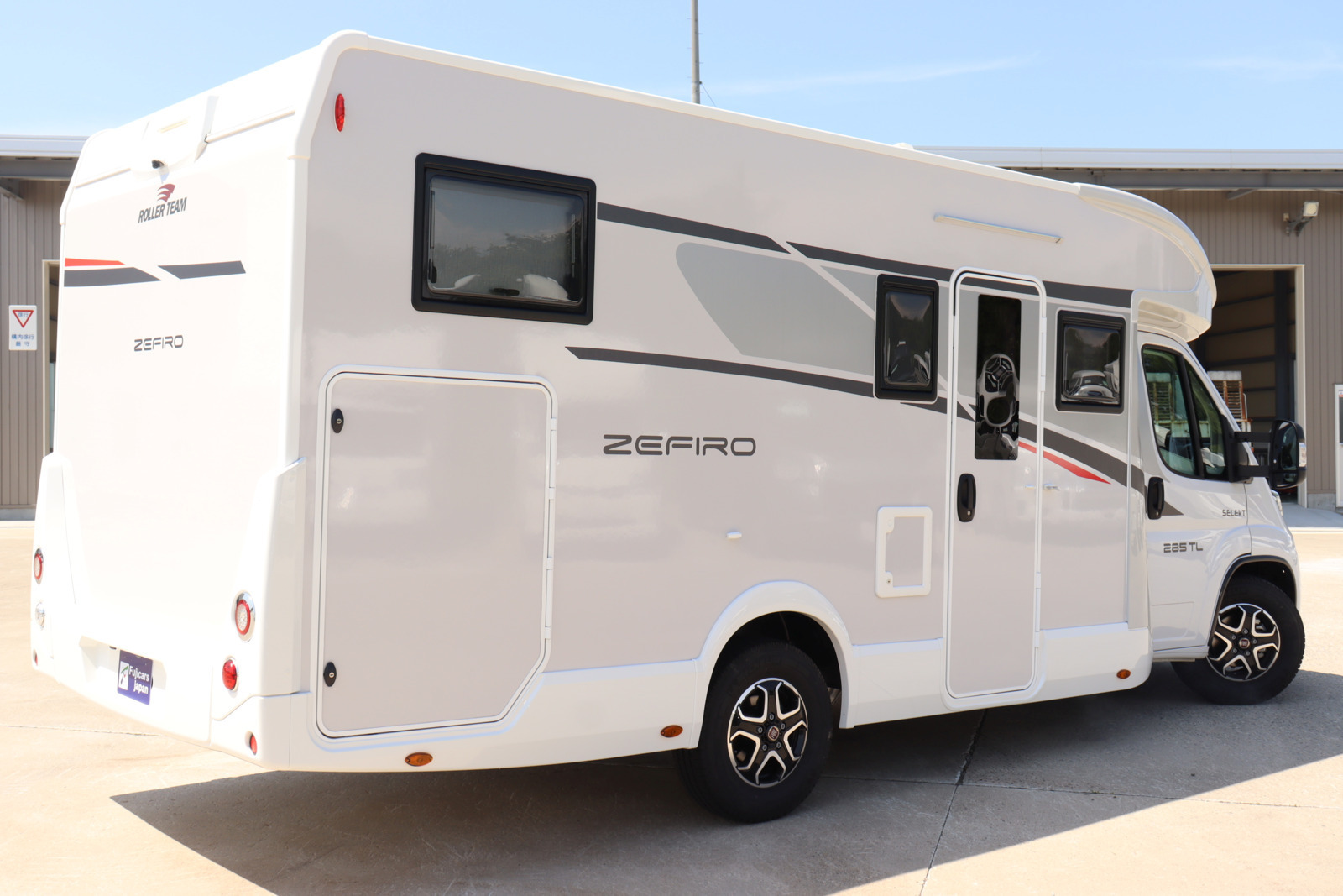 キャンピングカーキャブコン