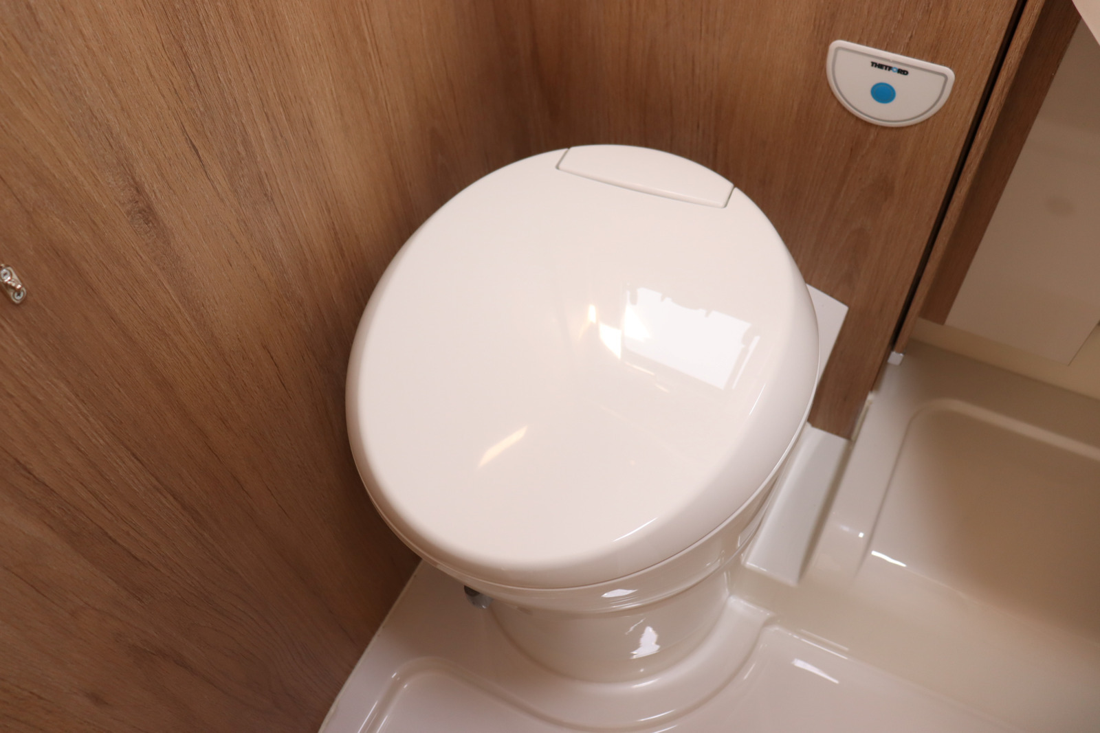 キャンピングカーキャブコン