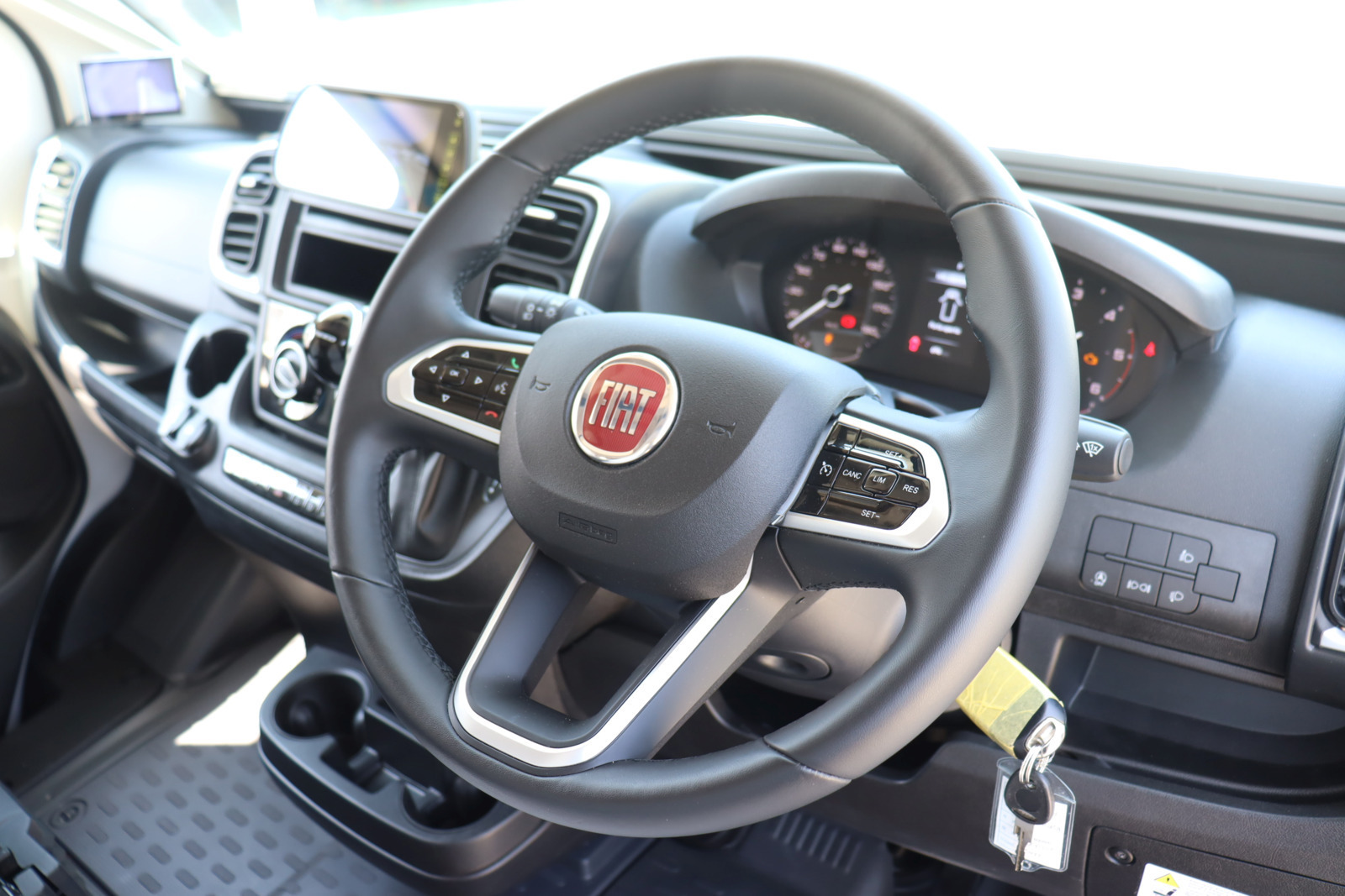 キャンピングカーキャブコン