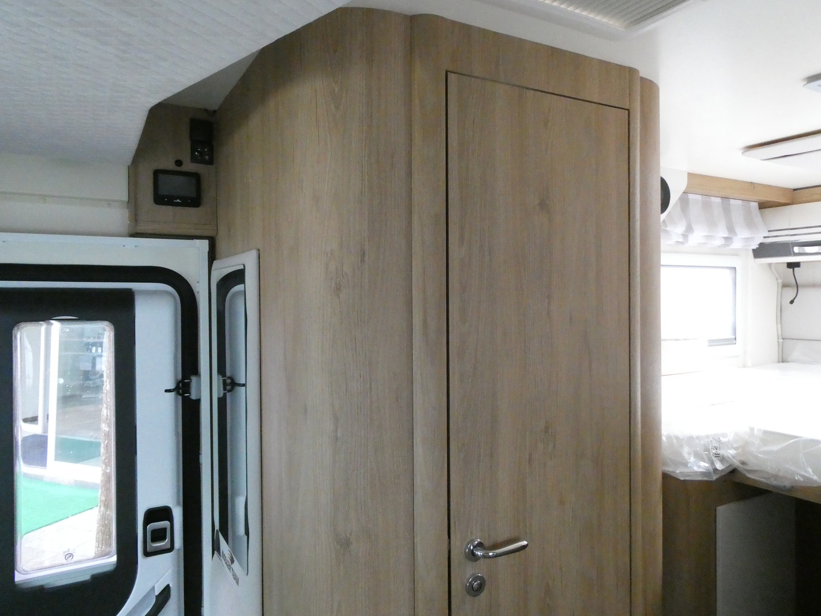 キャンピングカーキャブコン