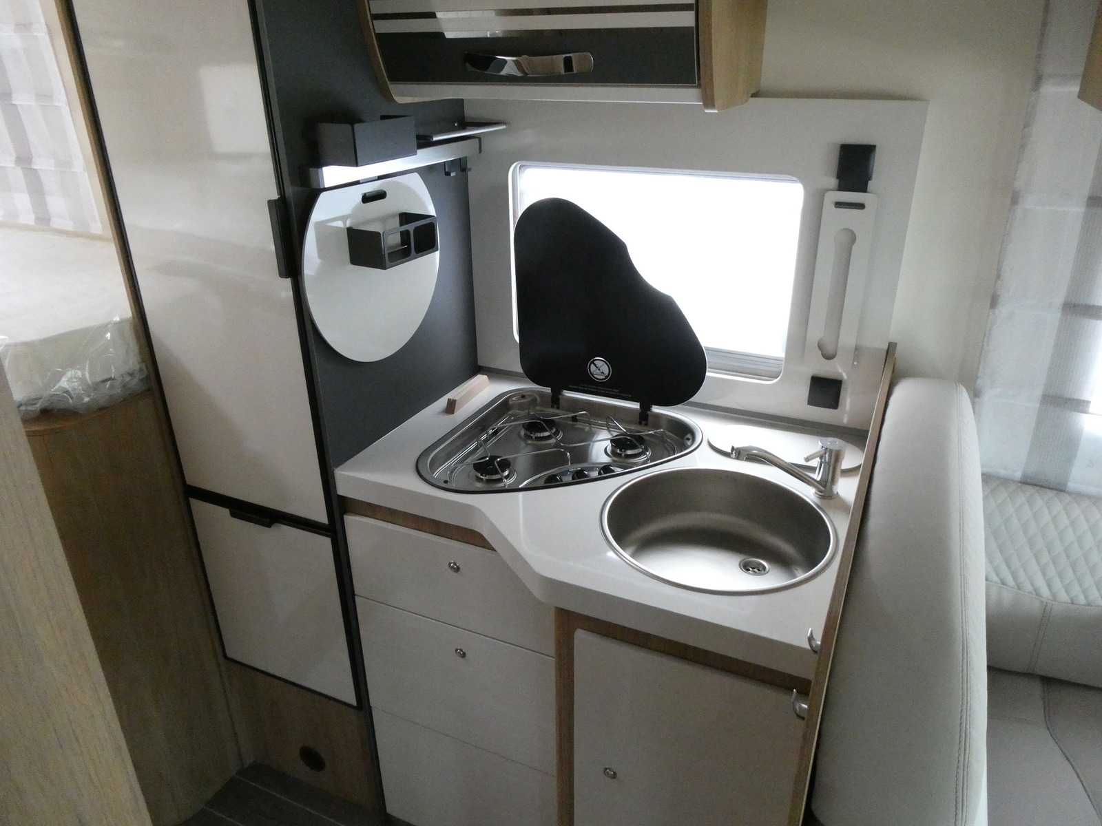 キャンピングカーキャブコン