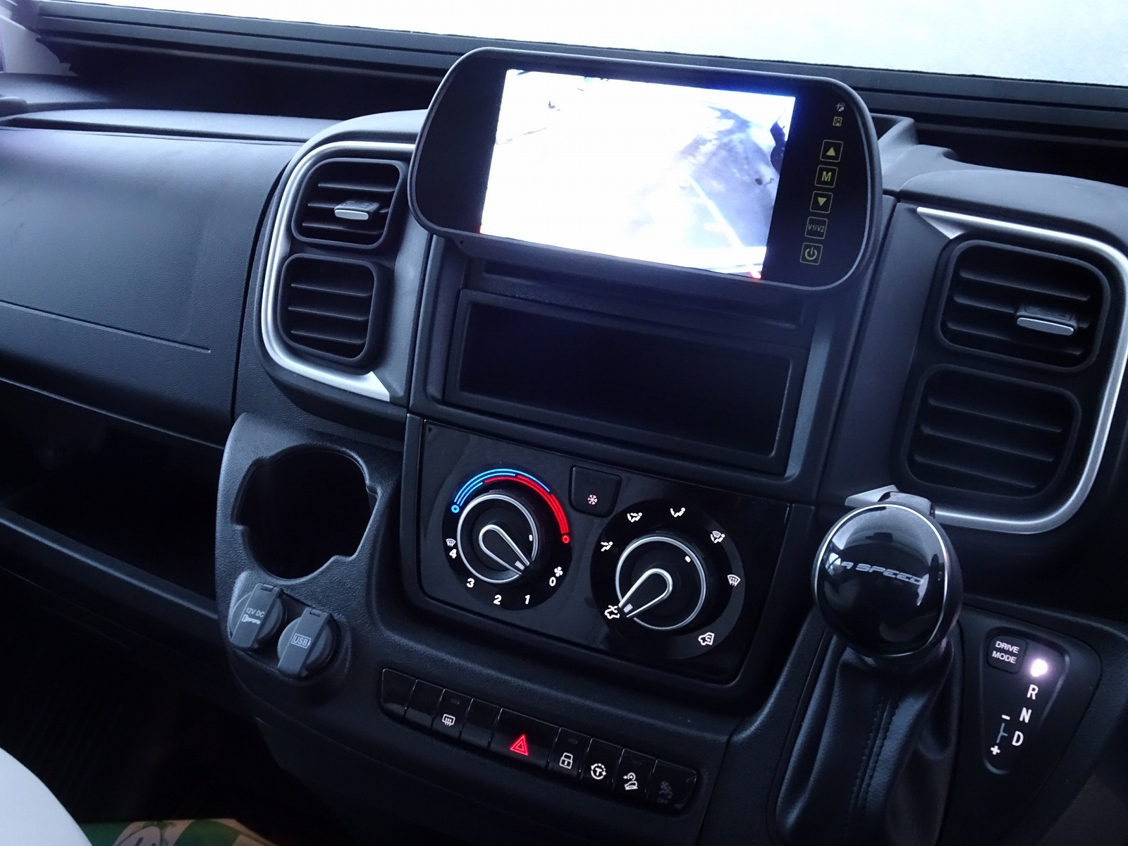 キャンピングカーキャブコン