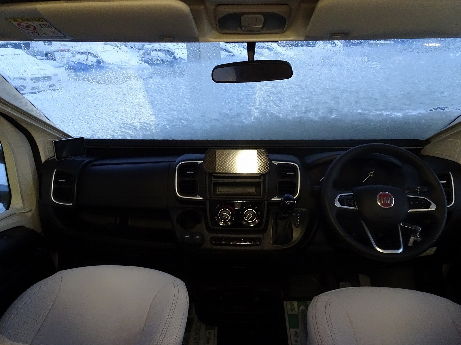 キャンピングカーキャブコン