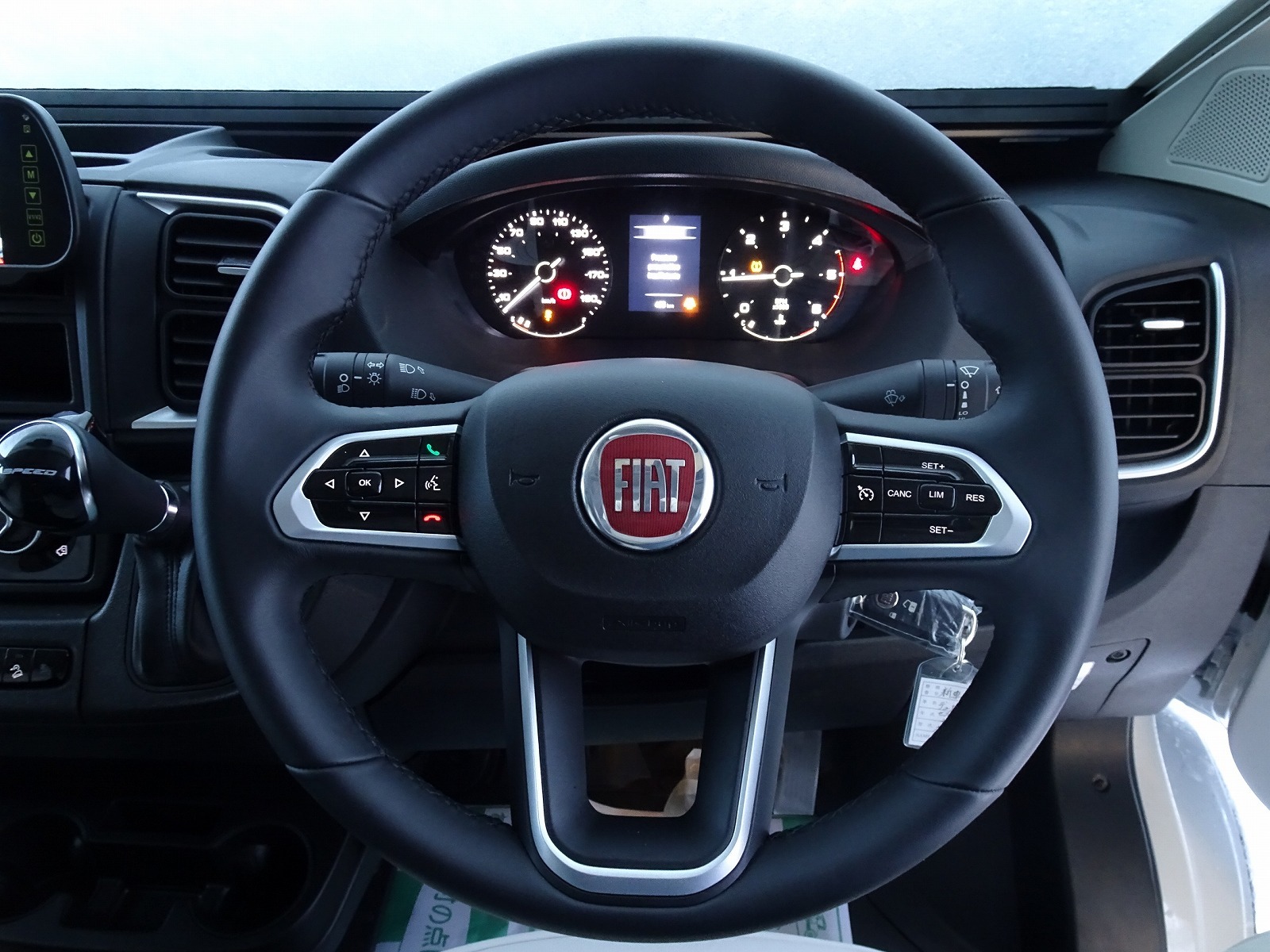 キャンピングカーキャブコン