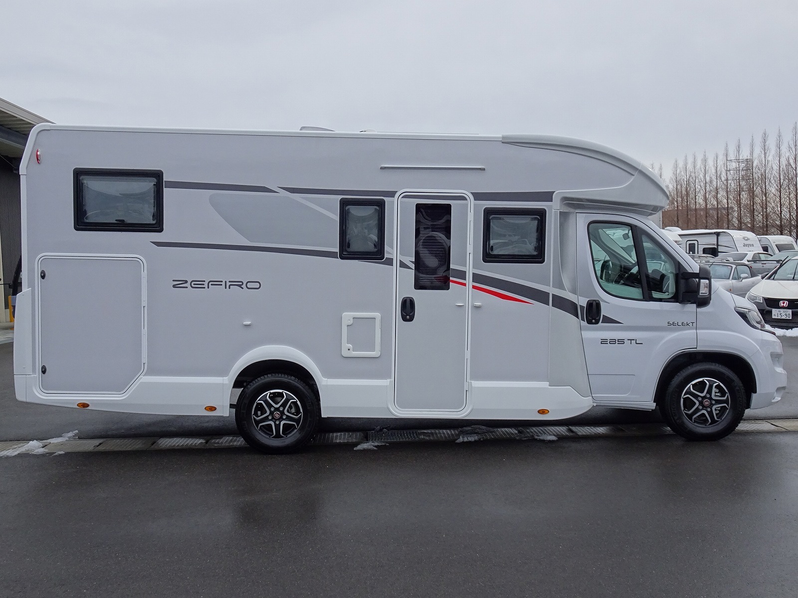 キャンピングカーキャブコン