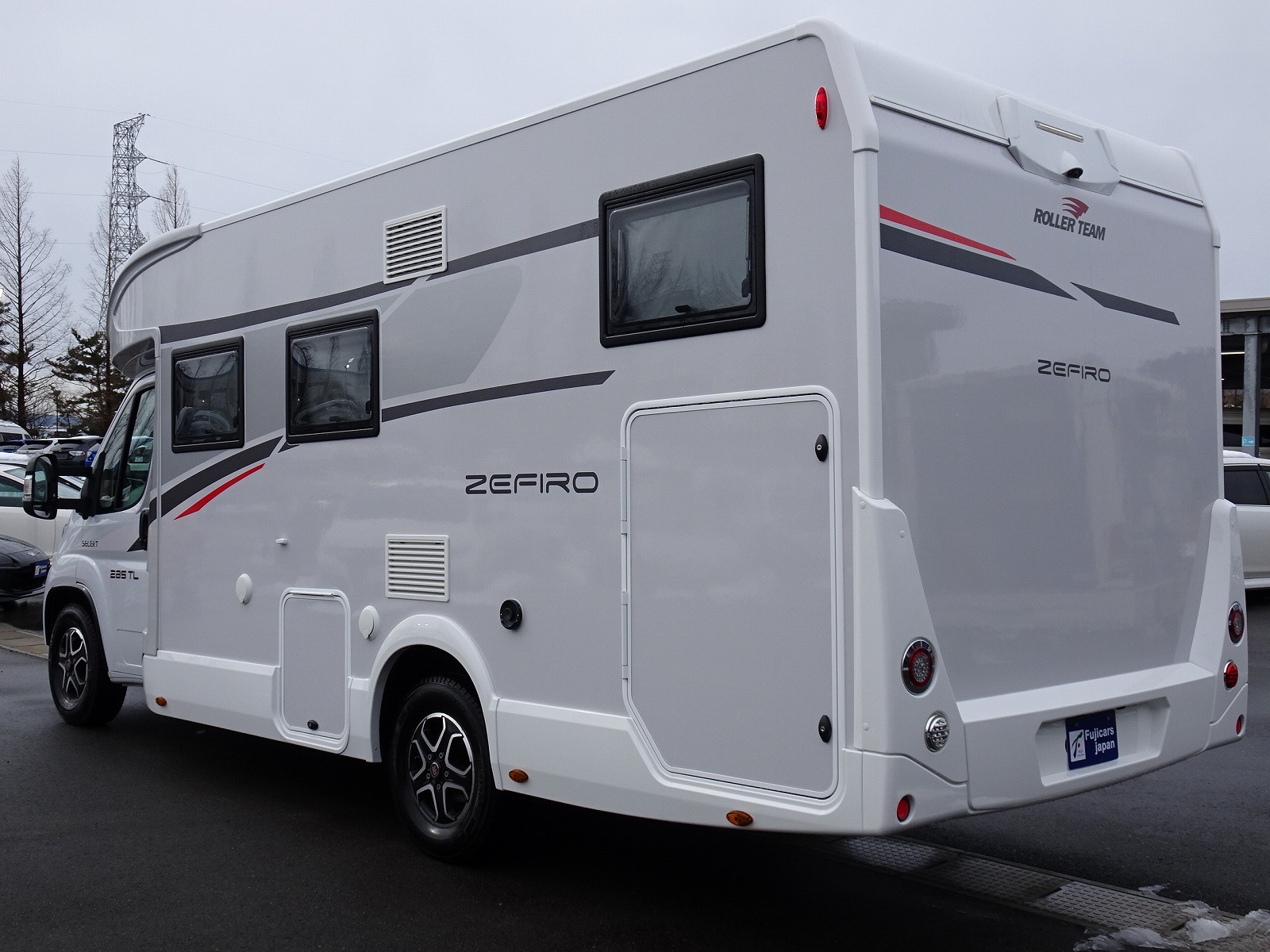 キャンピングカーキャブコン