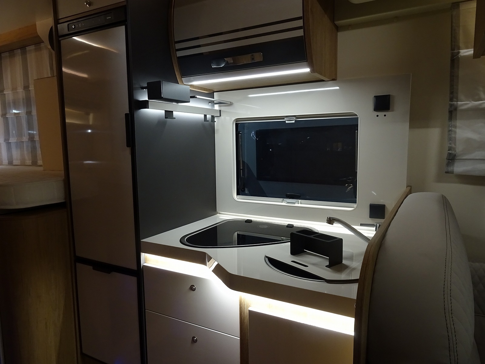 キャンピングカーキャブコン