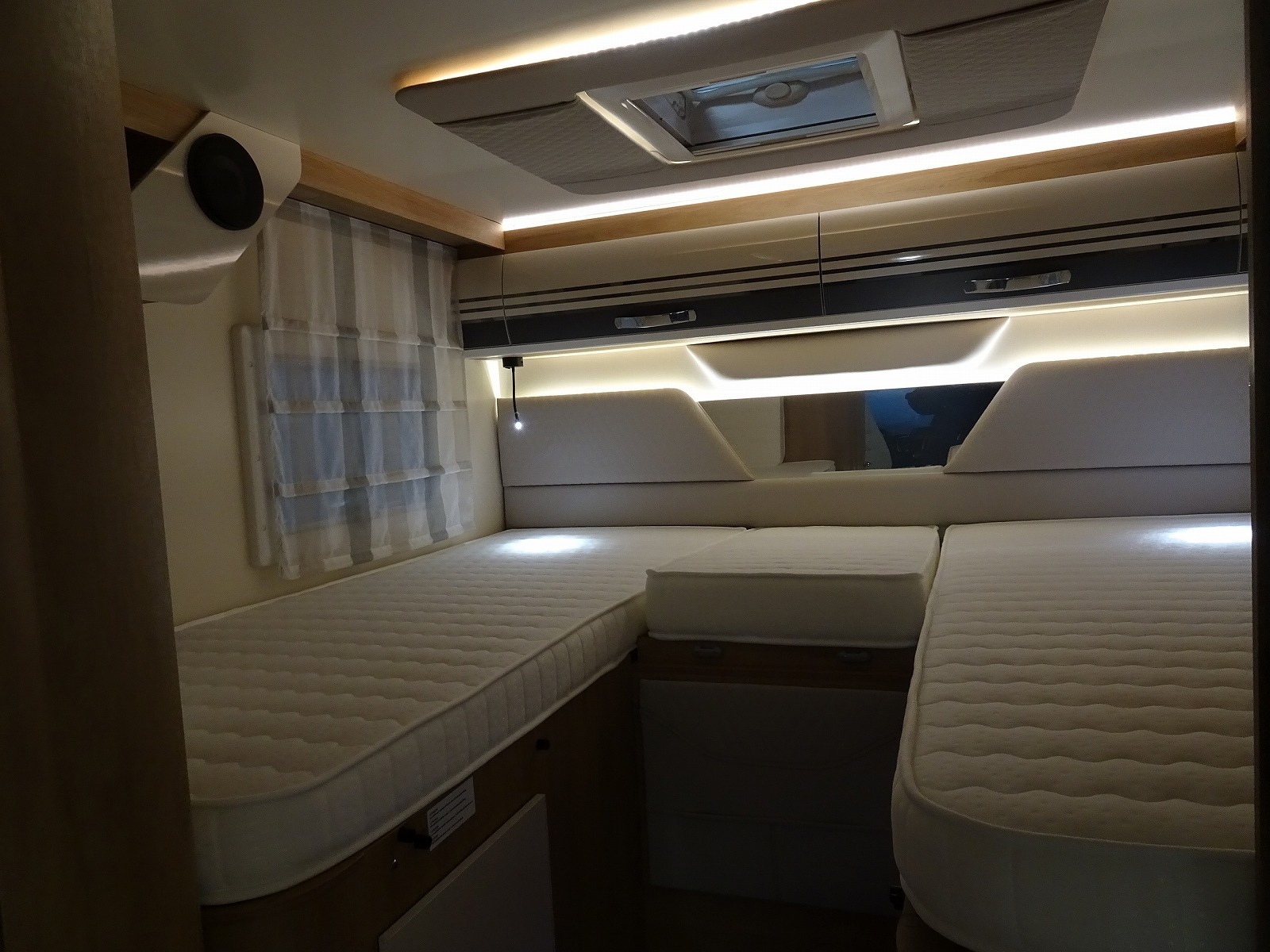 キャンピングカーキャブコン