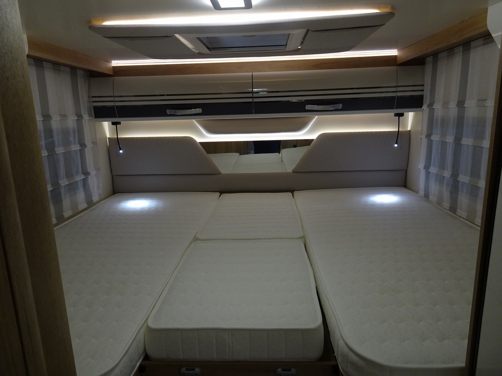 キャンピングカーキャブコン