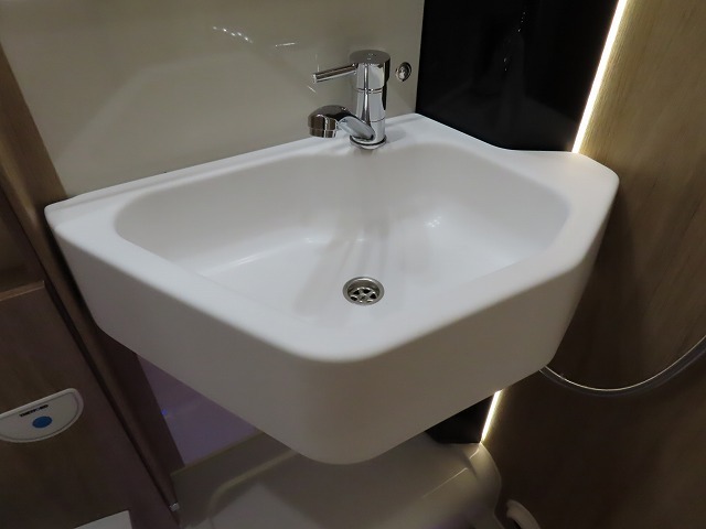 キャンピングカーキャブコン