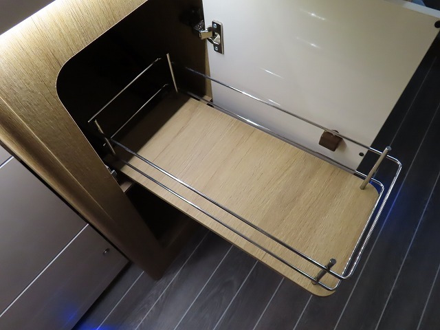 キャンピングカーキャブコン