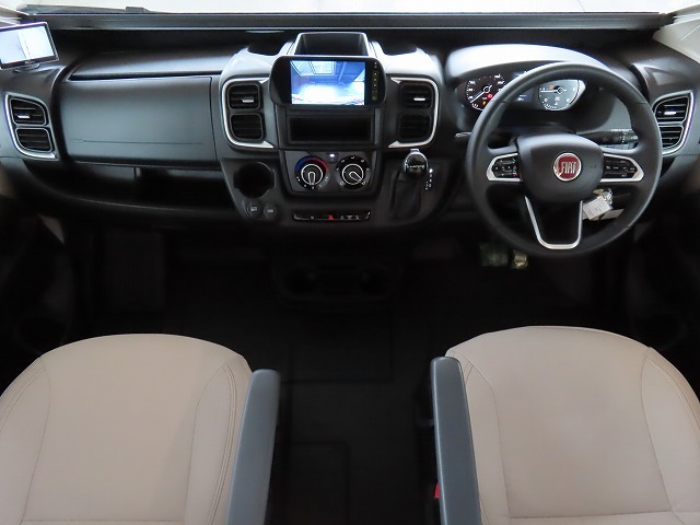 キャンピングカーキャブコン