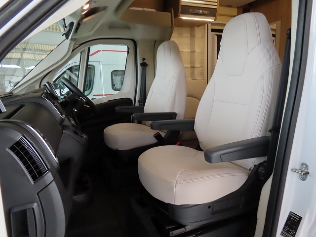 キャンピングカーキャブコン