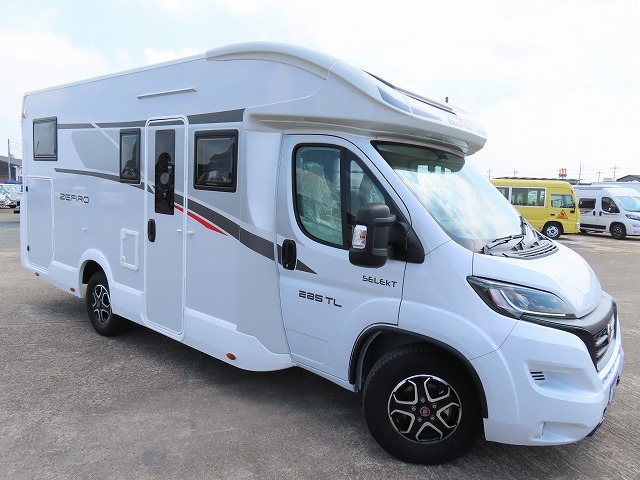 キャンピングカーキャブコン