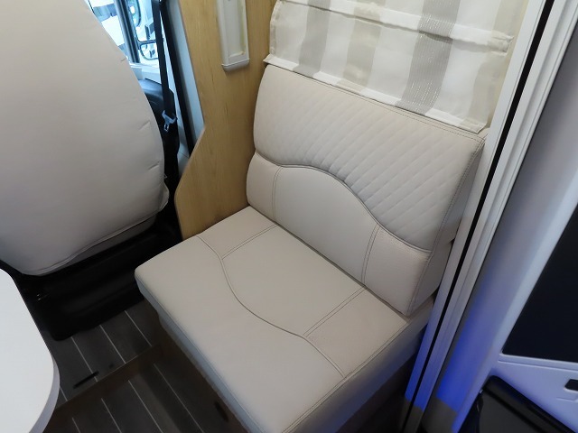 キャンピングカーキャブコン