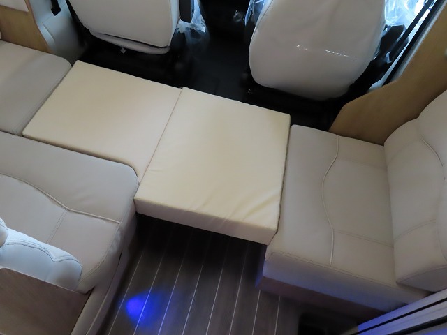 キャンピングカーキャブコン