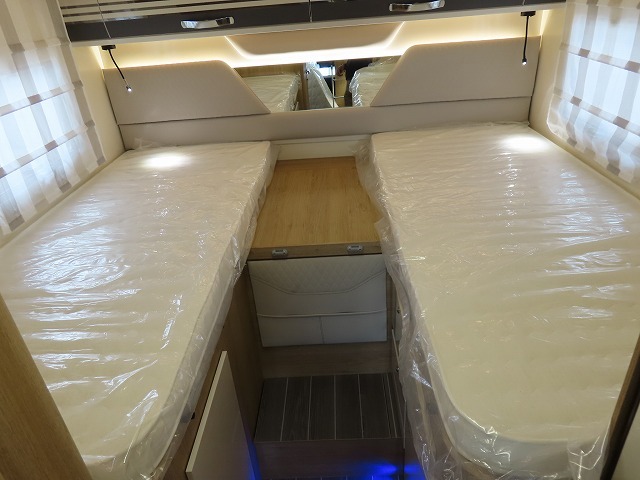 キャンピングカーキャブコン